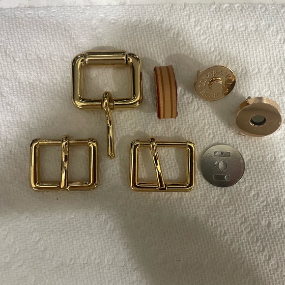 Gold Buckle Set replacement for closure hardware. - Picture 1 of 10